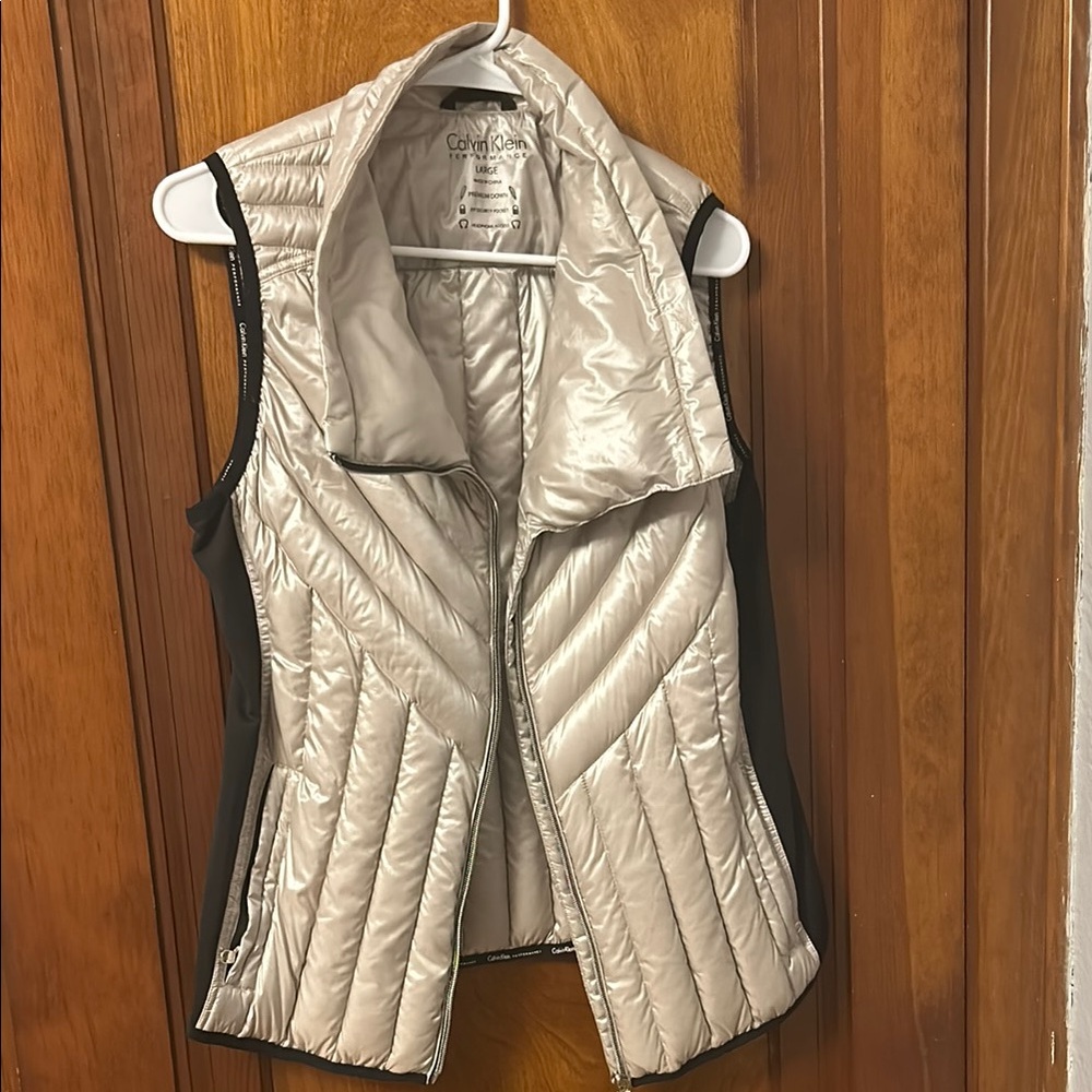 Calvin Klein Women's Silver Puffer Vest